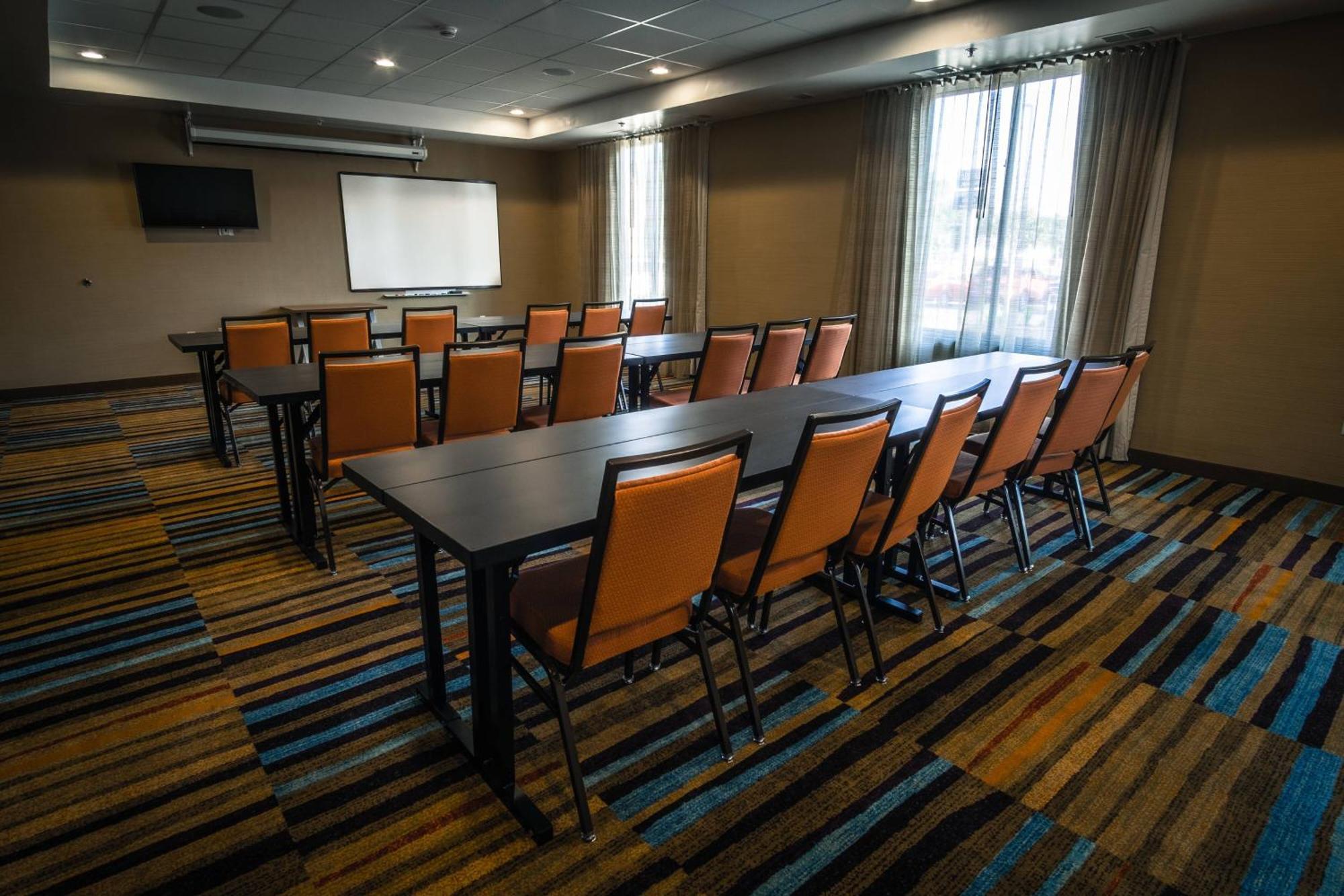 Fairfield Inn & Suites By Marriott Wisconsin Dells Lake Delton Exterior photo